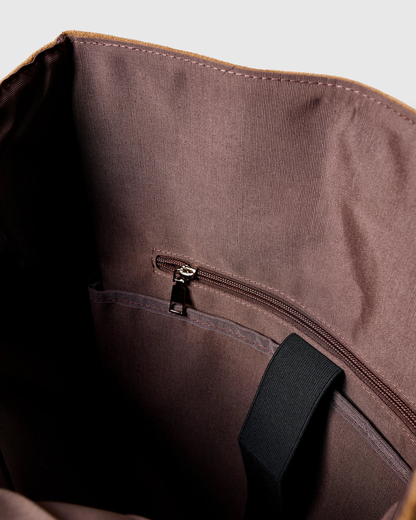 DACHSHUND BACKPACK + CHARM SET
