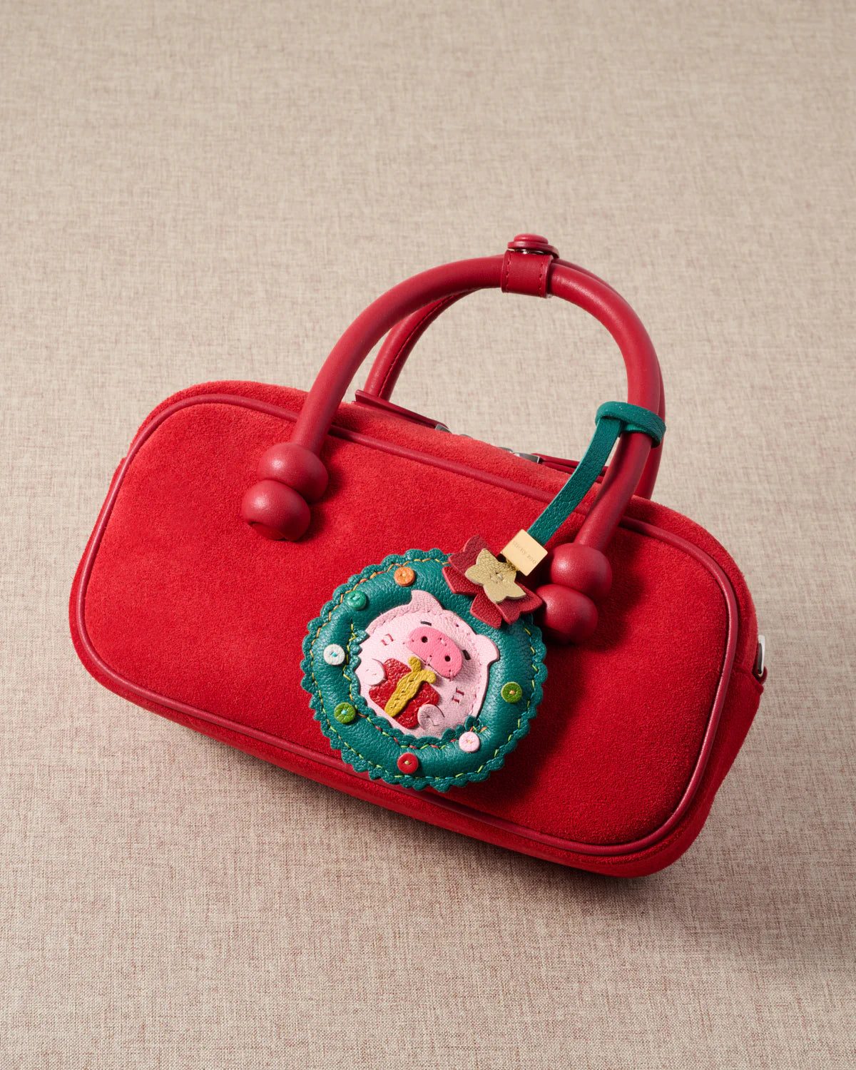 THE HOLIDAY PIGGY CHARM