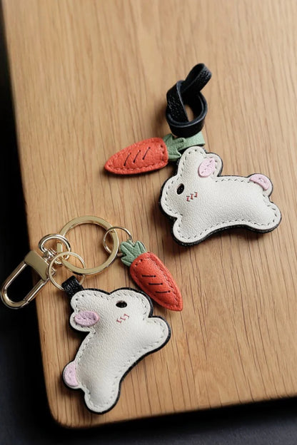 RABBIT WITH CARROT CHARM