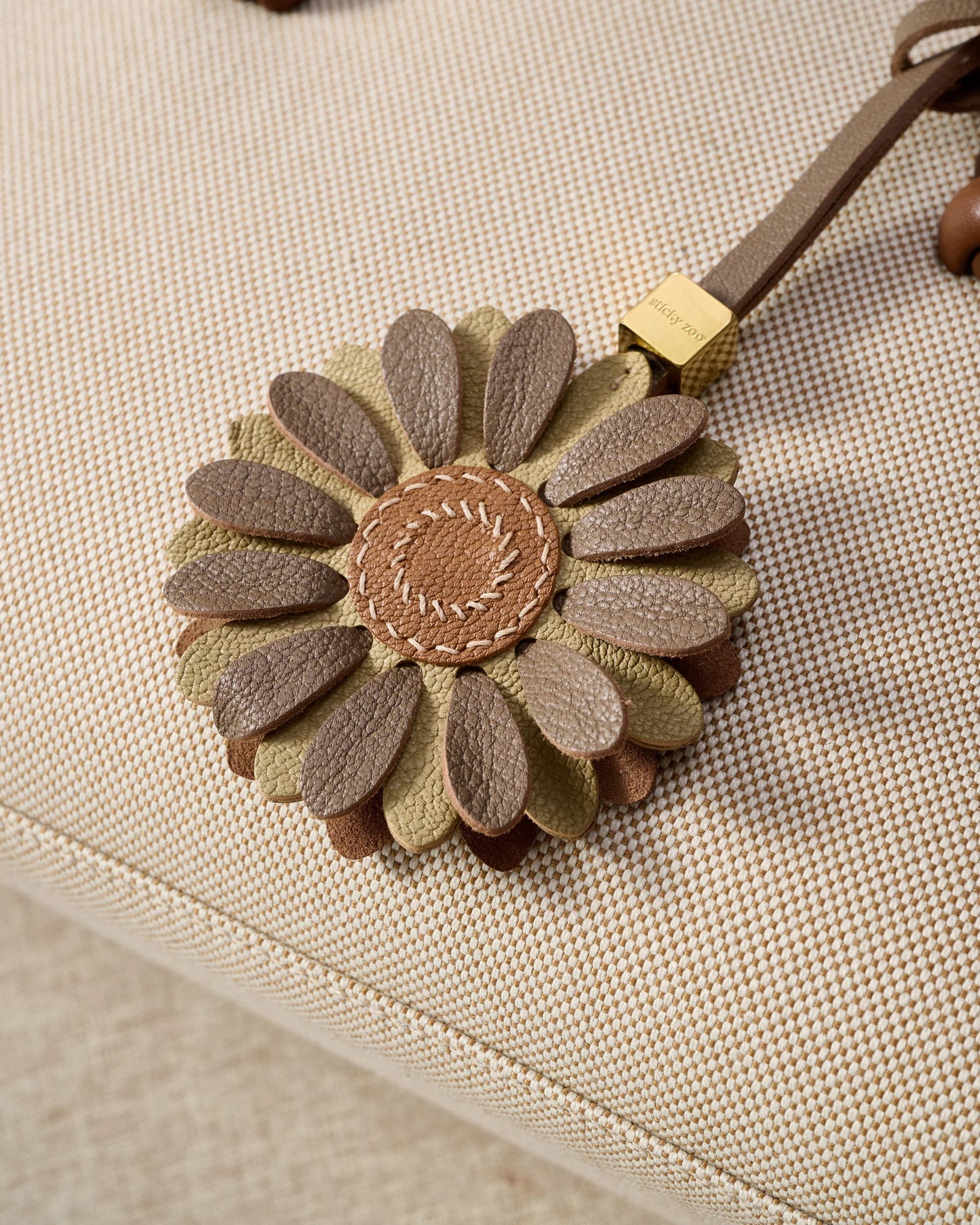 DAISY CHARM
