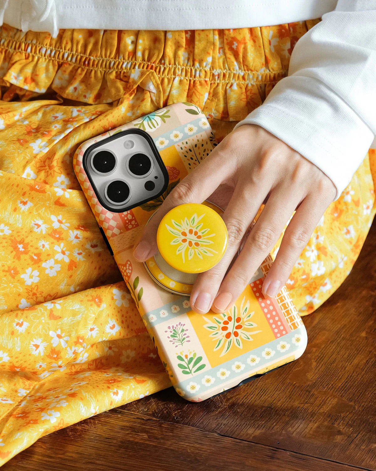 PATCHWORK FLORAL PLATE PHONE CASE