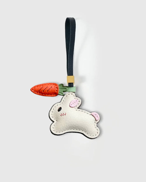 RABBIT WITH CARROT CHARM