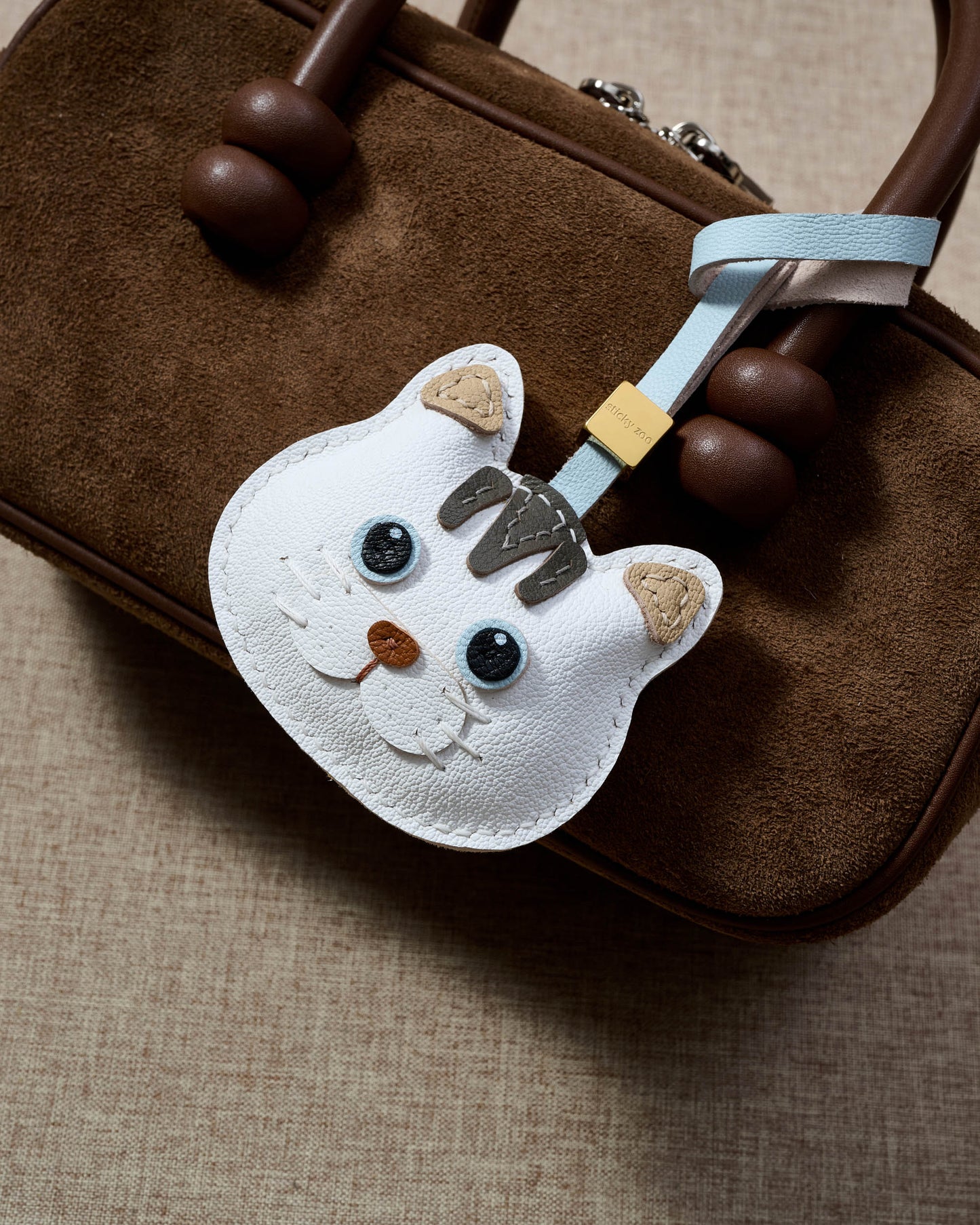 BRITISH SHORTHAIR CAT CHARM – CLOUD DREAM EDITION