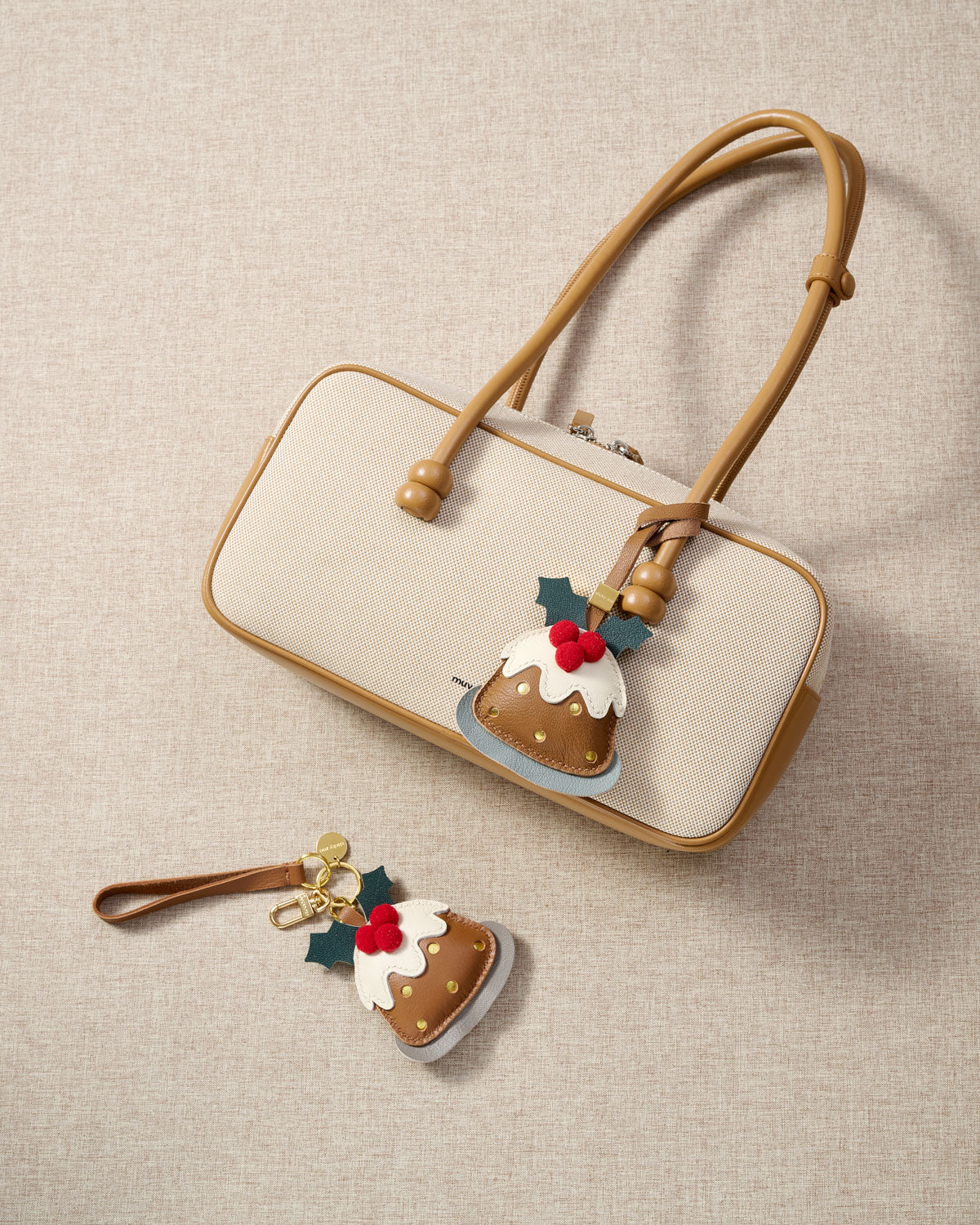 FELT PUDDING CHARM