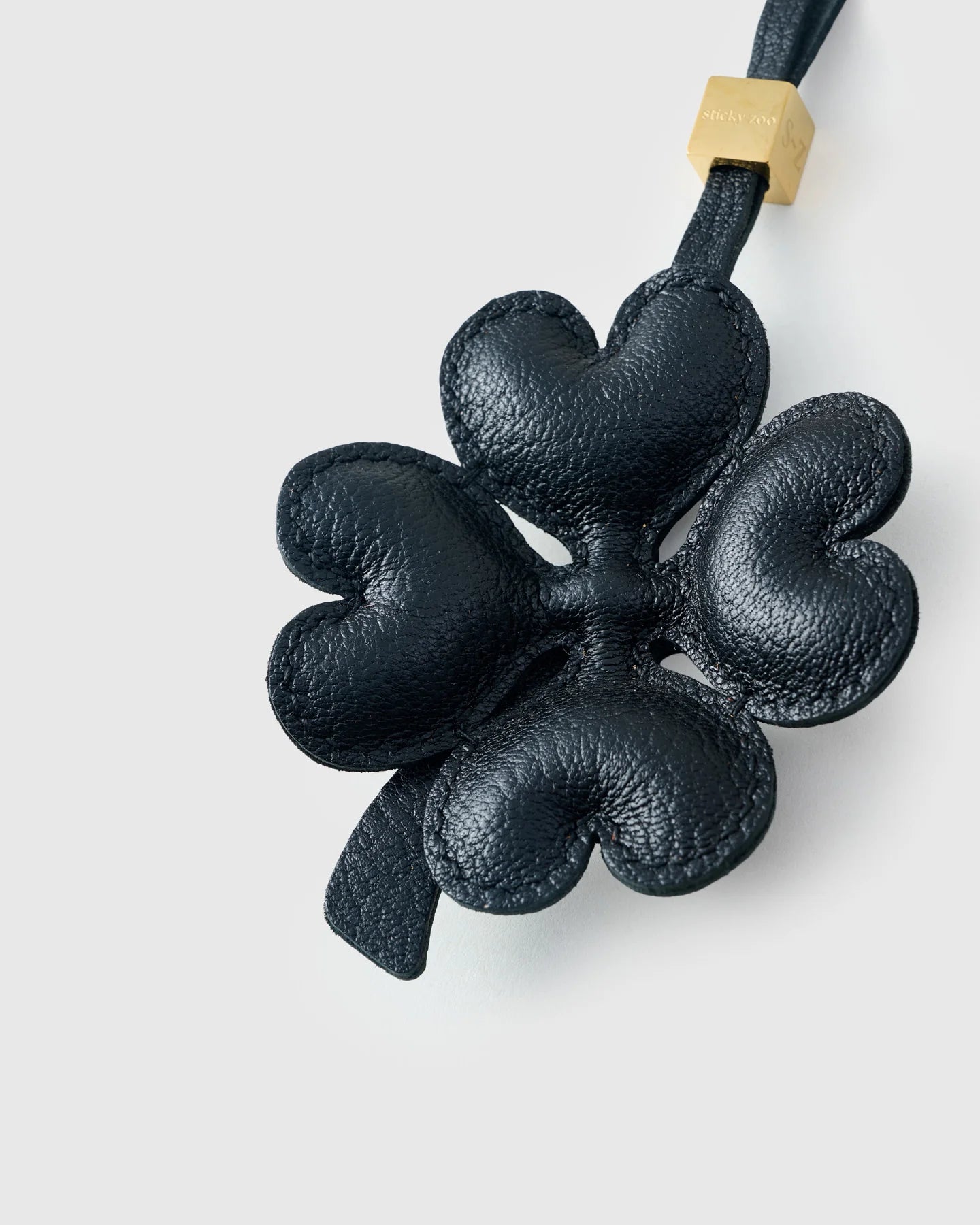 LUCKY CLOVER CHARM