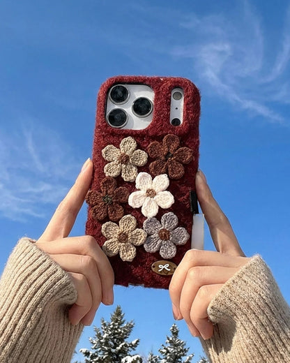 COZY CROCHET FLORAL PHONE CASE