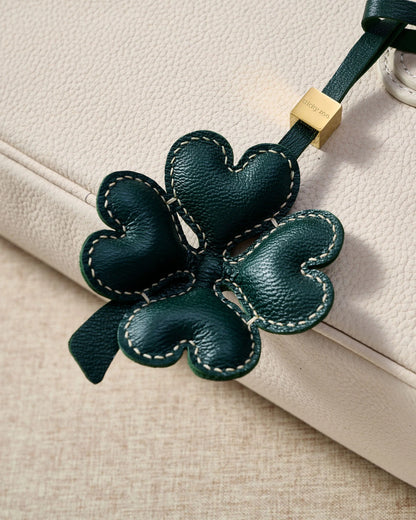 LUCKY CLOVER CHARM