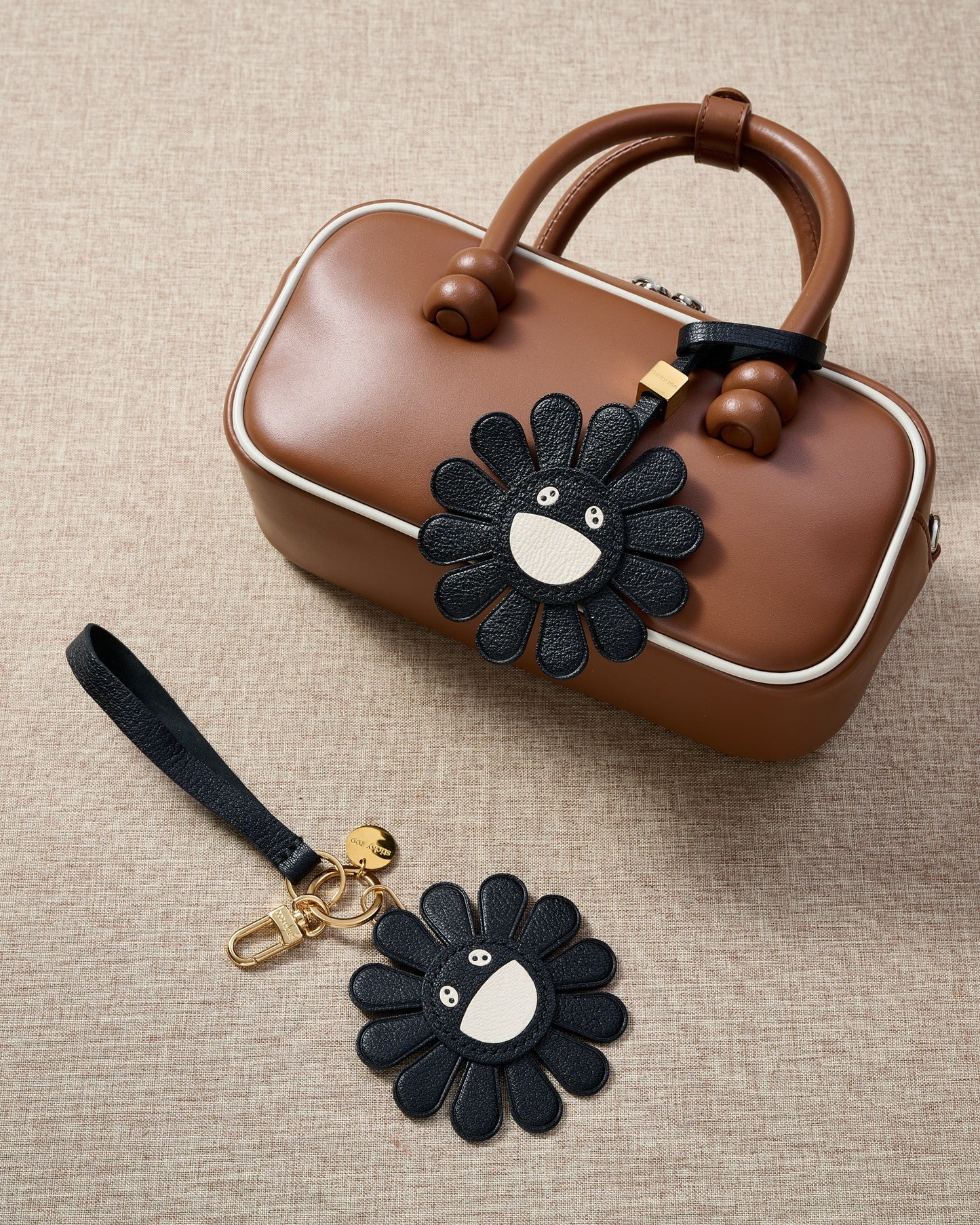 NIGHT FLOWER CHARM