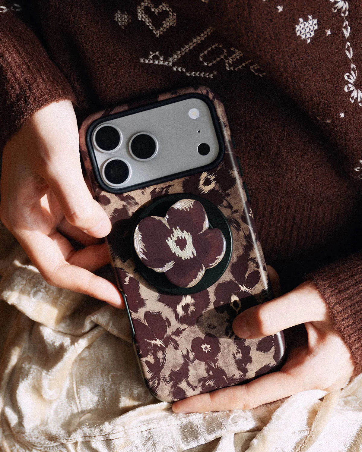 WILD BLOOM MAGSAFE PHONE CASE