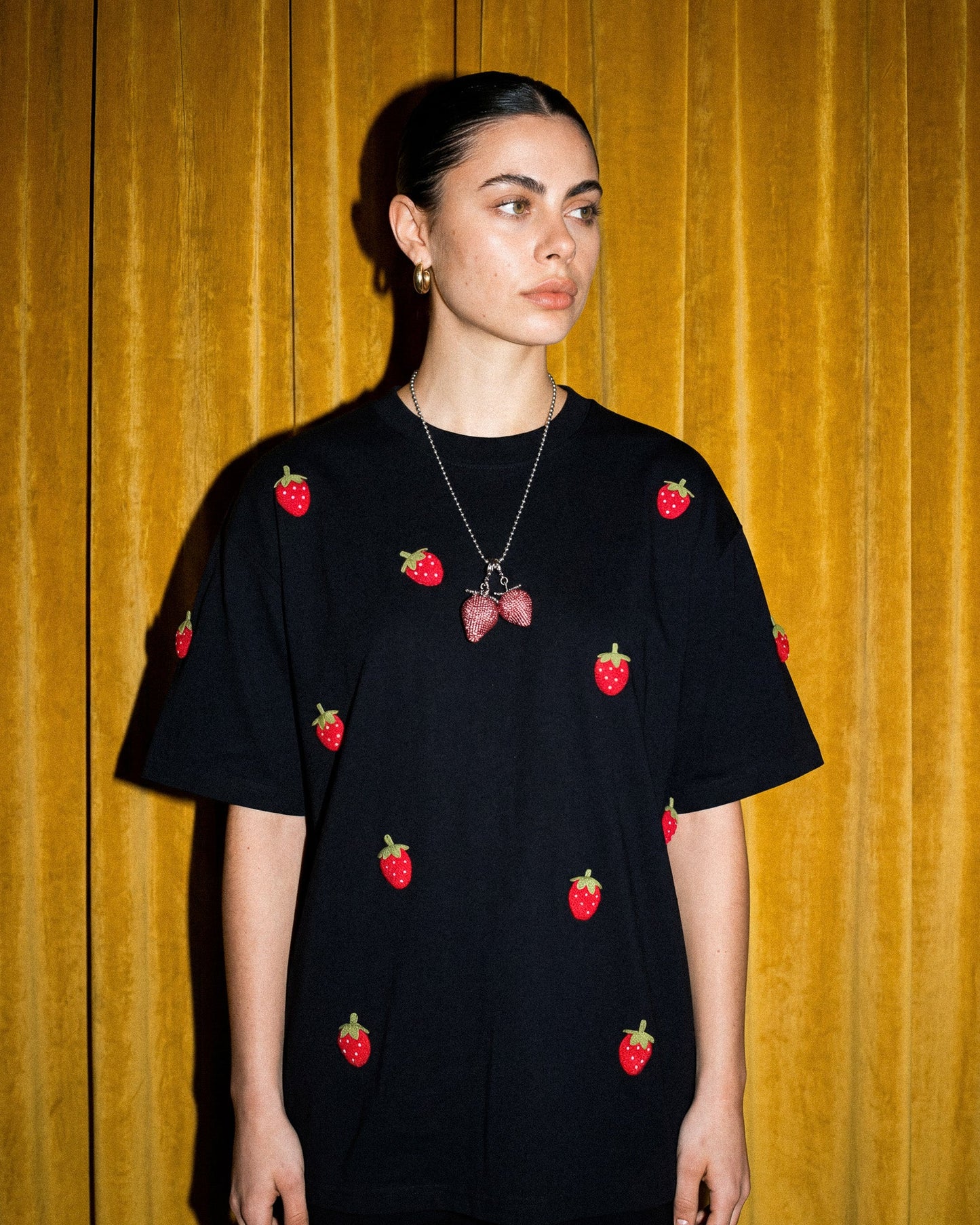 STRAWBERRY BEAD NECKLACE