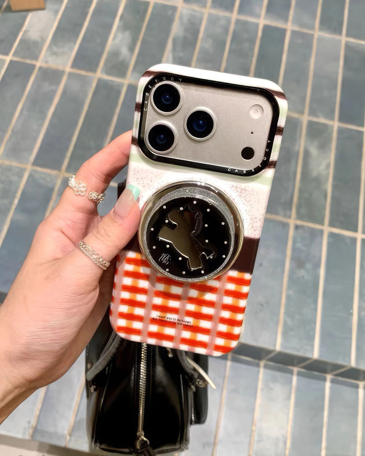 PICNIC HORSE GRIP PHONE CASE