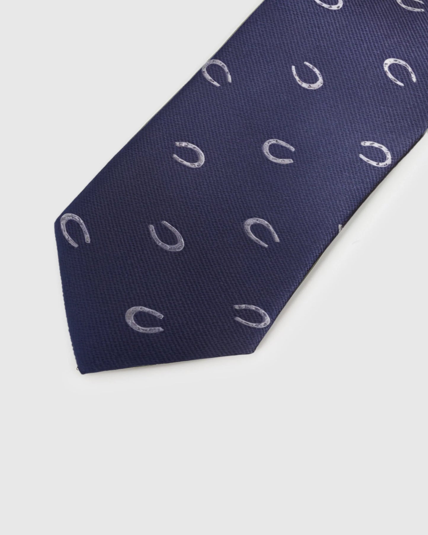 MIDNIGHT HORSESHOE TIE
