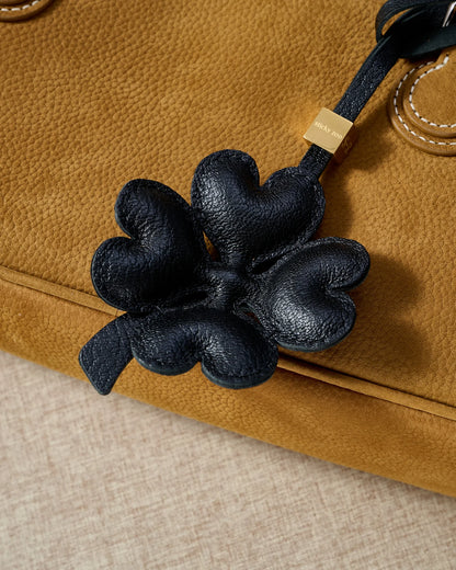 LUCKY CLOVER CHARM