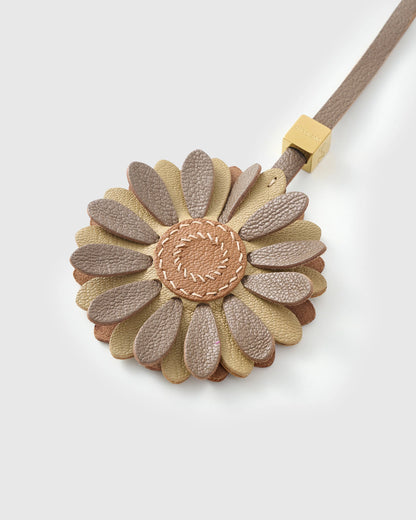 DAISY CHARM
