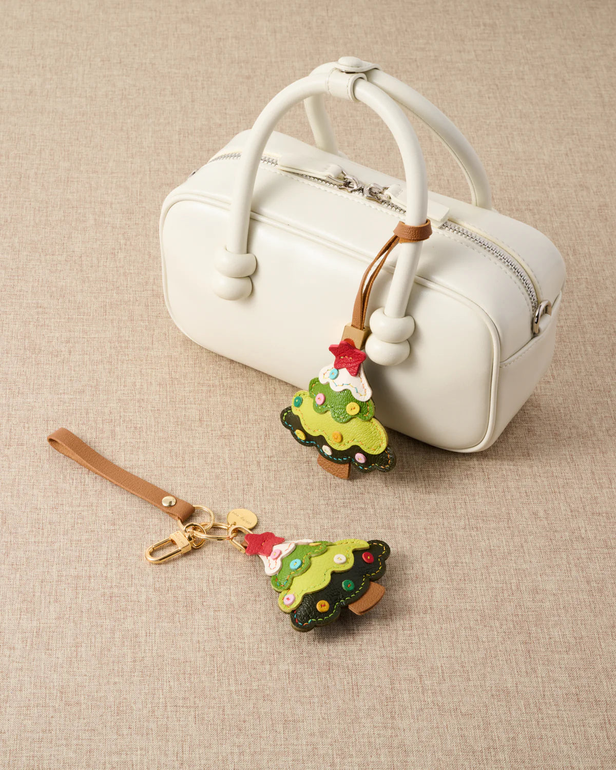 THE MERRY CHRISTMAS TREE CHARM