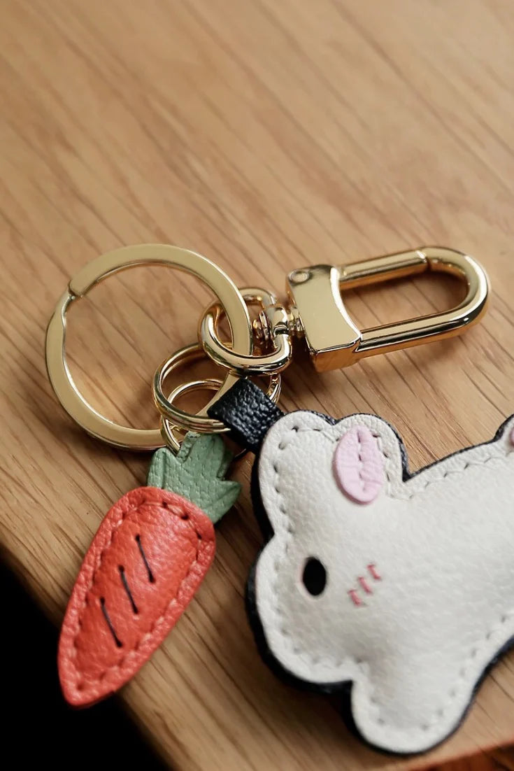 RABBIT WITH CARROT CHARM