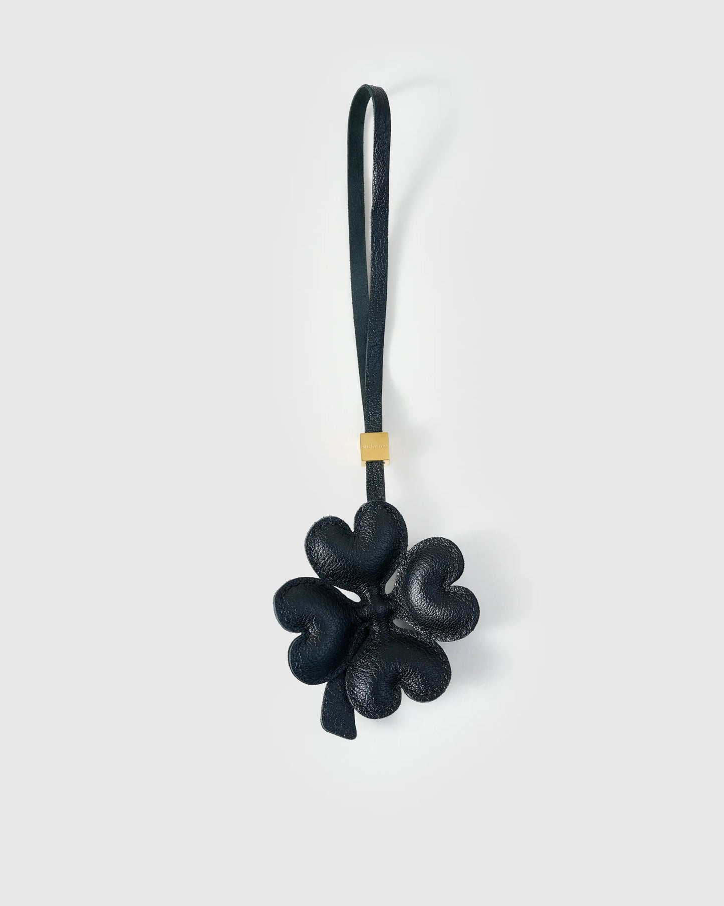 LUCKY CLOVER CHARM